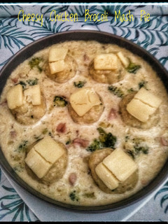 Foto resep 337. Cheesy Chicken Broccoli Mash Pie