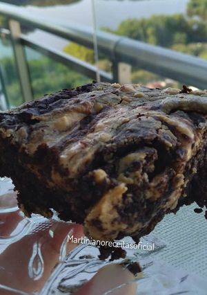 Foto de Brownie de cacau com pasta de amendoim