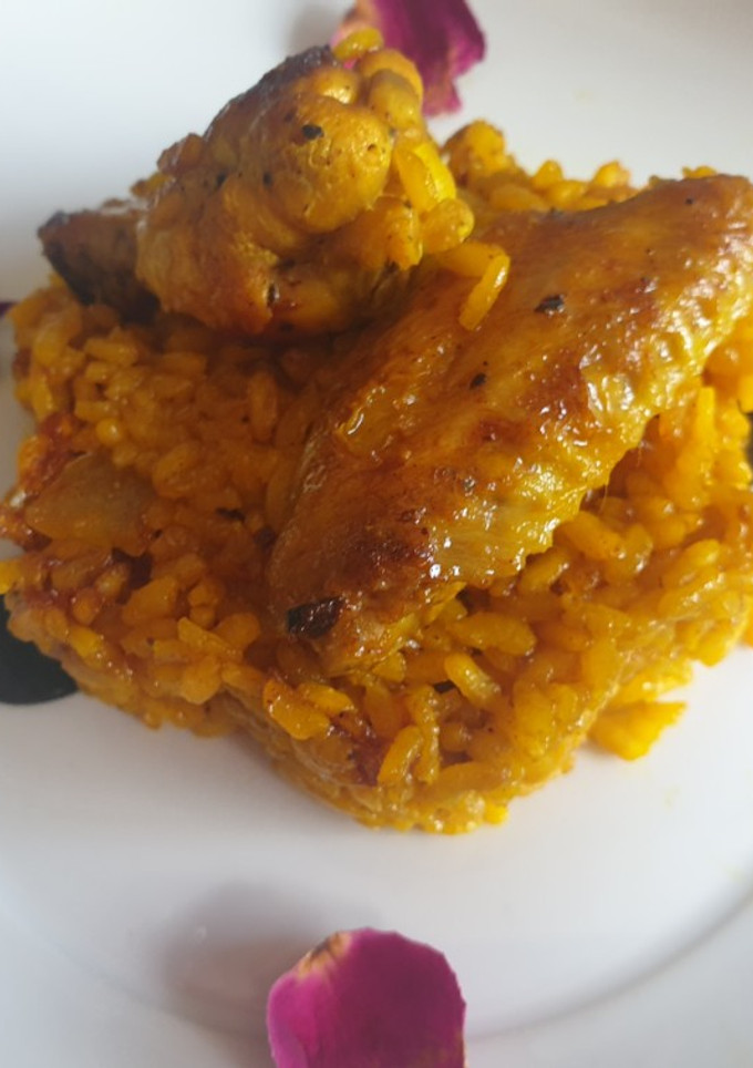 Una foto de Arroz con pollo al curry
