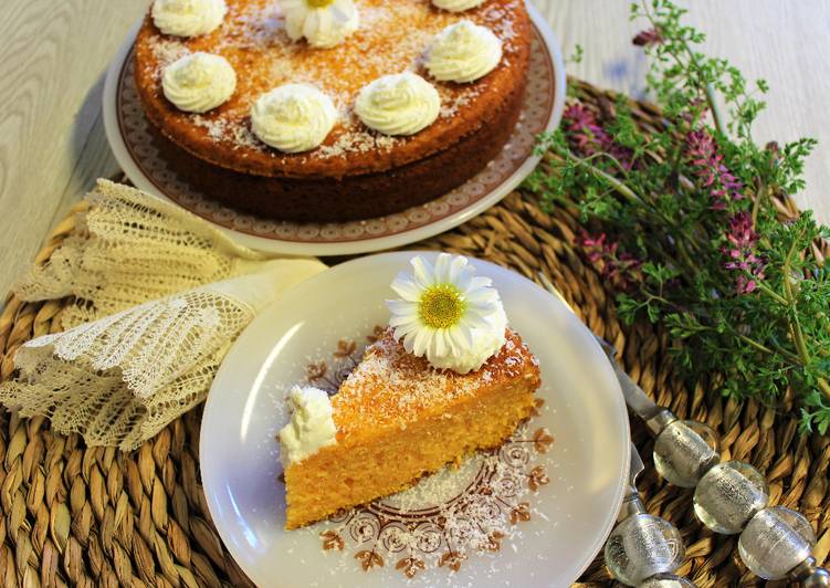 Bizcocho de calabaza vaporizada en Lékué con frosting de yogur griego y coco 🧡🧡