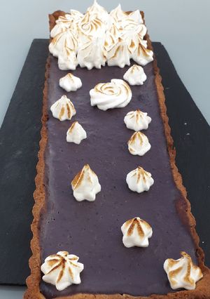 Une photo de Tarte aux myrtilles meringuée