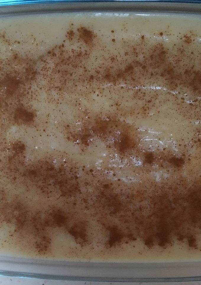 Una foto de Gachas para cortar con canela más bien unas buenas natillas jaja