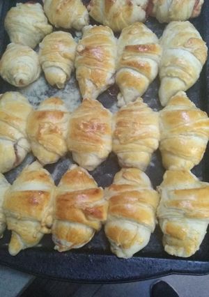 Una foto de Croasaint rellenos de membrillo