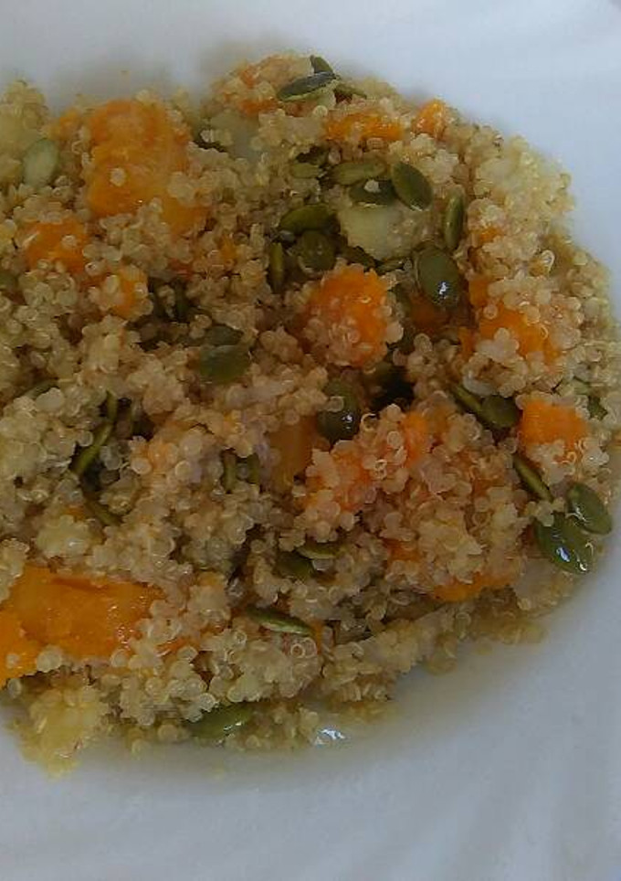Una foto de Quinoa con calabaza roja y patata
