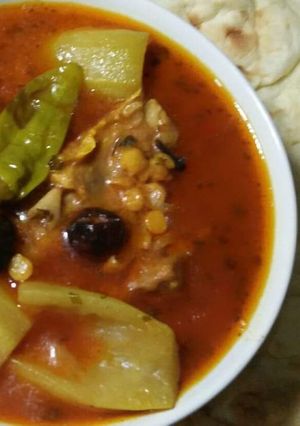 A picture of Lauki Daal Ghosht.