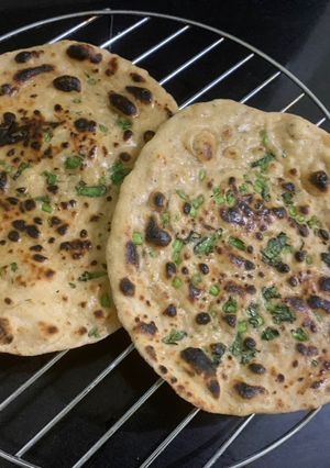 A picture of Tandoori roti.