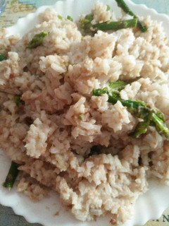 Una foto de Arroz con espárragos
