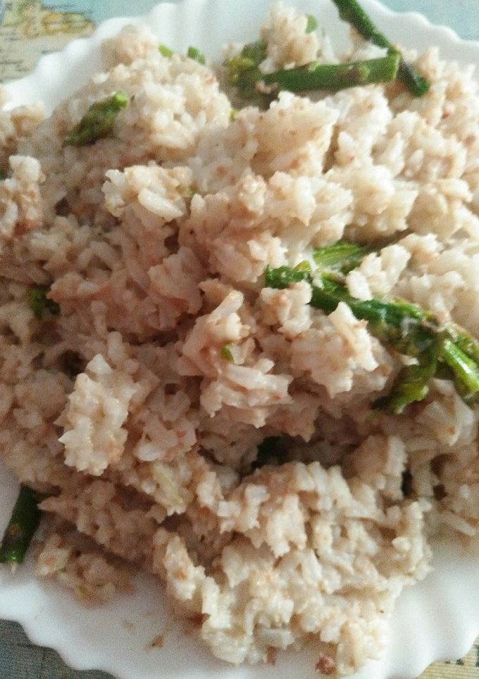 Una foto de Arroz con espárragos