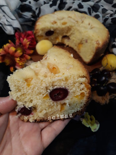 عکسی از دستور کیک گیلاس و زردآلو قابلمه ایs0lmaz