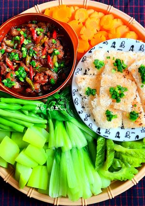 Hình của món Kho quẹt ‐ rau luộc.