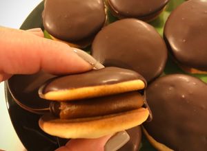 Una foto de Alfajores YOYO