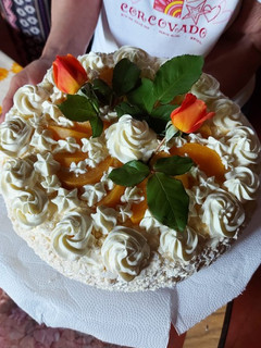 Una foto de Postre de cumpleaños tipo chajá