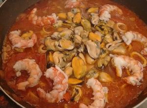 Una foto de Salsa de frutos de mar con fideos