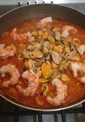 Una foto de Salsa de frutos de mar con fideos
