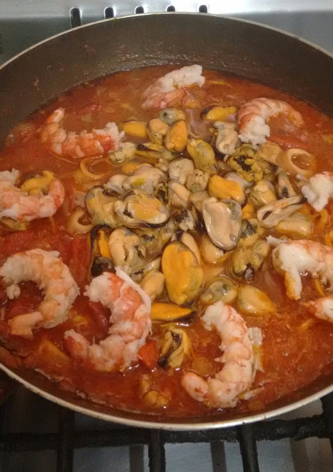Una foto de Salsa de frutos de mar con fideos