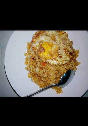Foto resep Spicy fried rice with egg (nasi goreng pedas dengan telur)
