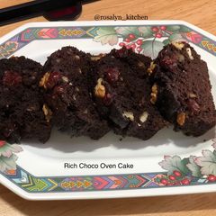 A picture of Rich Choco Oven Cake.