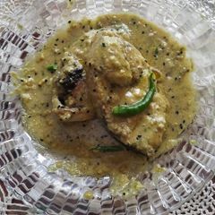 A picture of Doodh Hilsa Fish.