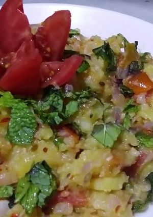 A picture of Aloo ka bharta.