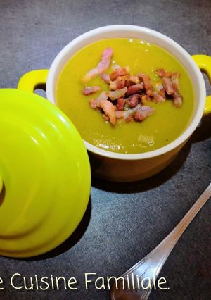 Une photo de Velouté de pois-cassés et ses lardons grillés