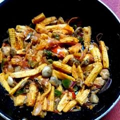 A picture of Mushrooms baby corns stir fried.