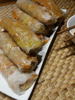 Una foto de Rollitos de primavera con papel de arroz