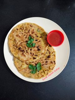 પંજાબી આલુ પરોઠા (Punjabi Aloo Paratha Recipe In Gujarati) રેસીપી મુખ્ય ફોટો