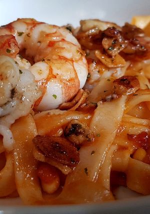 Foto principal de Nidos de Pasta con Gambas y Piñones