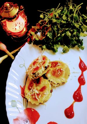 A picture of Paratha sandwhich macaroons.
