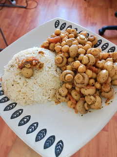 Una foto de Guiso de garbanzos con champiñones