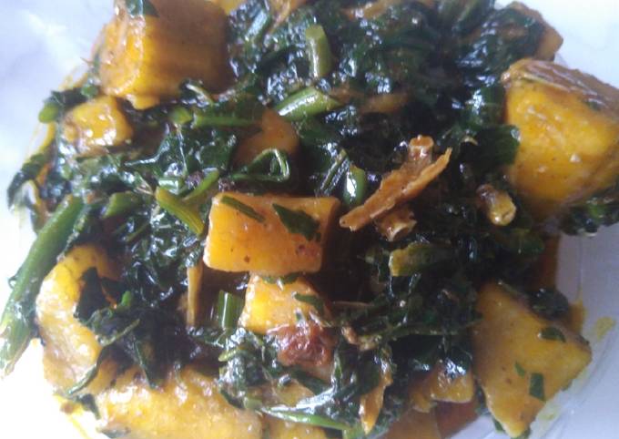 Unripe plantain porridge and Vegetable