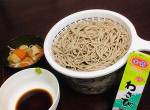 Una foto de Fideo de soba 2:8 Japonés NIJATISOBA🇺🇾🇯🇵二八蕎麦