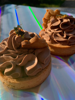 Foto di Crostatine frolla alla nocciola con mousse alla nutella