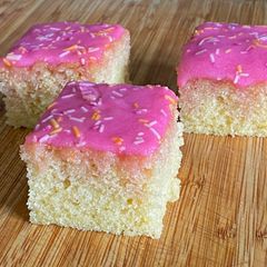 A picture of School Dinner Cake.