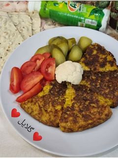 عکسی از دستور کوکوی گل کلم و سیب زمینی 😋