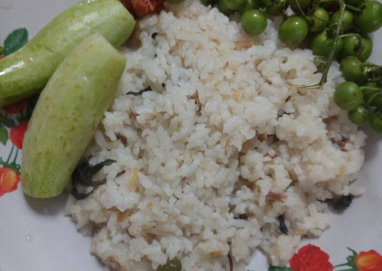 Bumbu mengolah Nasi liwet bumbu iris rice cooker yang Menggugah Selera