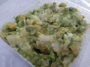 Una foto de ensalada de alcachofas