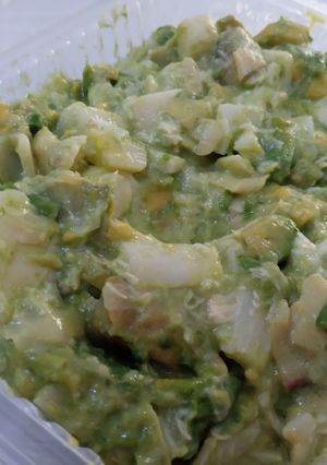 Una foto de Ensalada de alcachofas con palta y palmito manjar