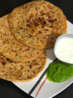 સત્તુ પનીર પરાઠા (Sattu Paneer Paratha Recipe In Gujarati) રેસીપી મુખ્ય ફોટો