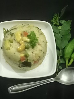 ઉપમા (Upma Recipe In Gujarati) રેસીપી મુખ્ય ફોટો
