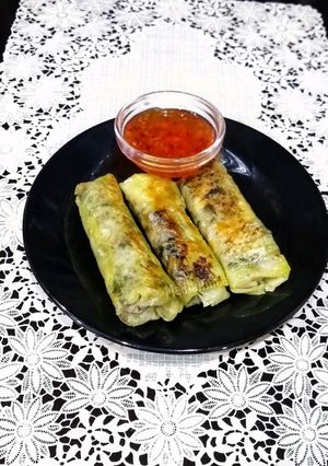 A picture of Walnuts Spring and Paneer Rolls.