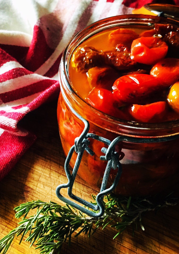 Una foto de Tomates cherry confitados