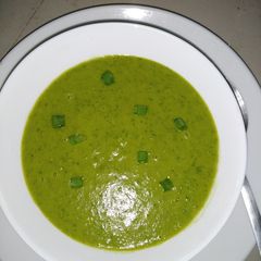 A picture of Soup: Spinach, peas, carrots #themechallenge.