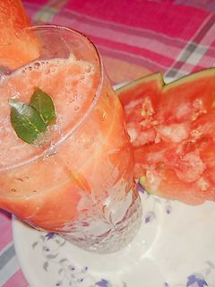 তরমুজের জ্যুস (tarmujer juice recipe in Bengali) রেসিপির প্রধান ছবি