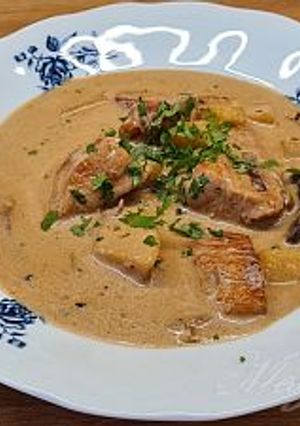 Tejszínes pulykamell gombával, burgonyával glutén- és laktózmentesen recept fotója