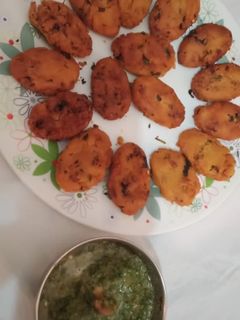 बेसन और सूजी के कटलेट (Besan aur suji ke cutlet recipe in Hindi) रेसिपी मुख्य फोटो