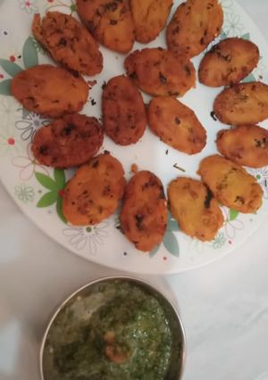 बेसन और सूजी के कटलेट (Besan aur suji ke cutlet recipe in Hindi) रेसिपी मुख्य फोटो