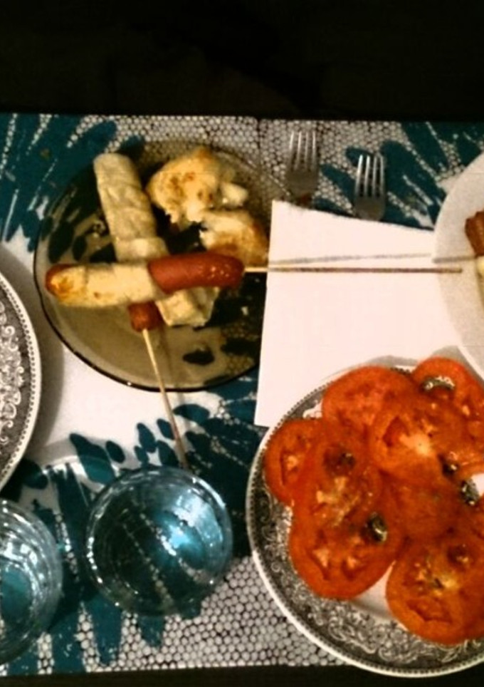 Una foto de Salchichas y quesitos con envoltorio de hojaldre