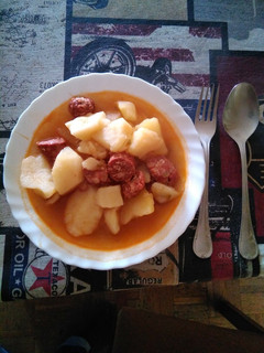 Una foto de Patatas a la riojana