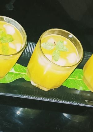 A picture of Raw Kesar Mango Sharbat.